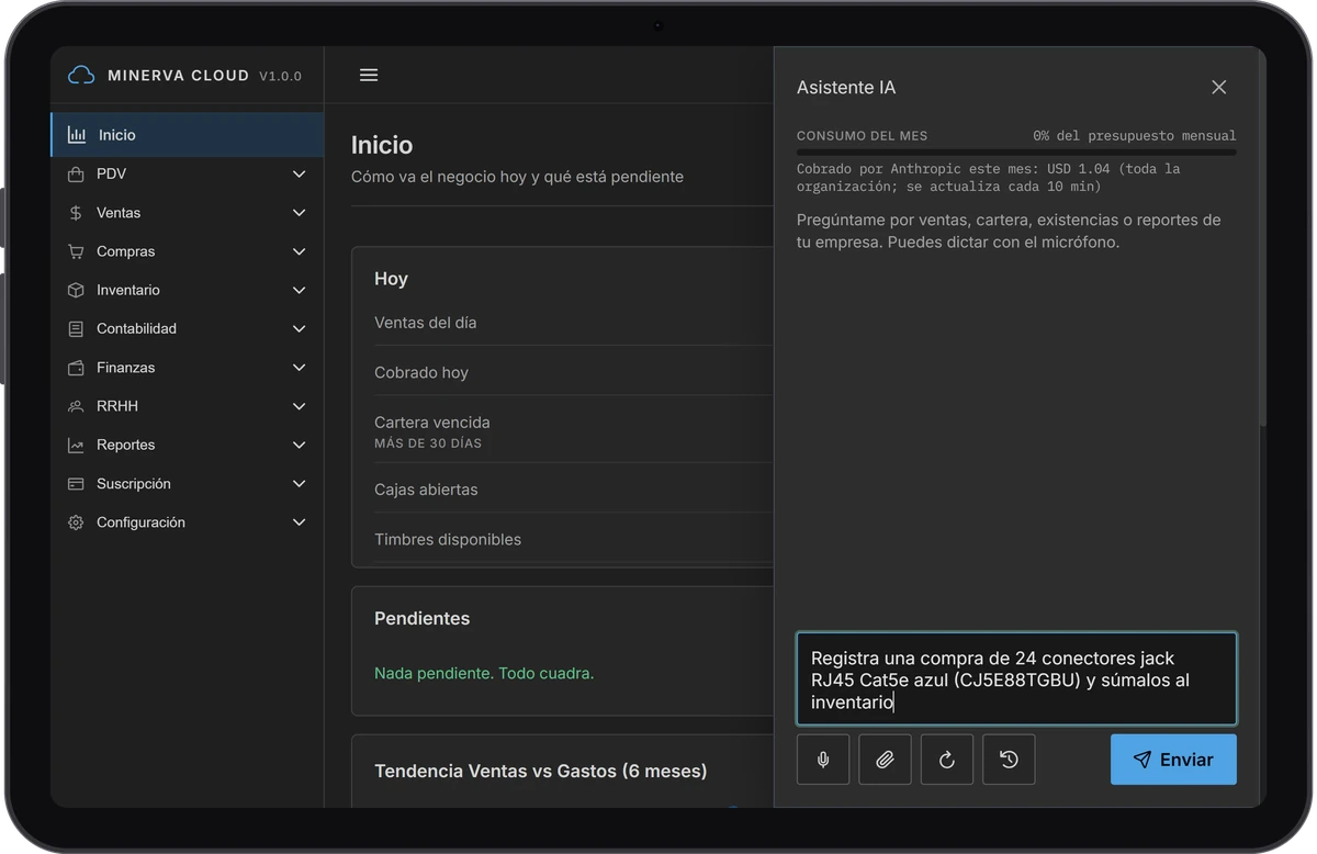 Tablet con el panel de inicio de Minerva Cloud y el Asistente IA abierto